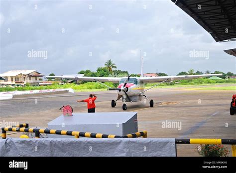 paramaribo hotels|バンとレンタカー Zorg en Hoop Airport .